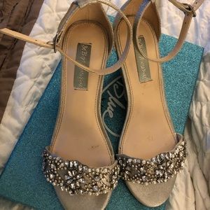 Betsey Johnson size 6 silver wedges